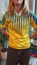 Load image into Gallery viewer, VINTAGE AUSTRALIA LOTTO SOCCER JERSEY - S