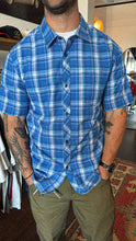 Load image into Gallery viewer, VINTAGE BILLABONG EMBROIDERED SHIRT - L