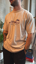 Load image into Gallery viewer, VINTAGE 2000 LAND ROVER GRAPHIC T SHIRT - L