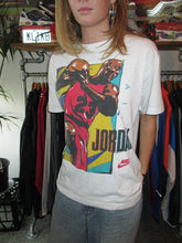 Load image into Gallery viewer, VINTAGE RARE NIKE AIR JORDAN T SHIRT - M