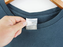 Load image into Gallery viewer, VINTAGE NIKE GRAPHIC T SHIRT - L