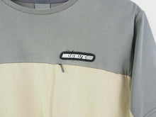 Load image into Gallery viewer, VINTAGE NIKE TWO TONE T SHIRT - M