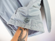 Load image into Gallery viewer, VINTAGE Y2K QUIKSILVER ESSENTIAL WINDBREAKER - L