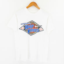 Load image into Gallery viewer, VINTAGE 1996 NIKE HOOP HEROS GRAPHIC T SHIRT - S