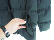Load image into Gallery viewer, VINTAGE NIKE REVERSIBLE PUFFER JACKET - M/L