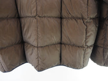 Load image into Gallery viewer, VINTAGE NIKE BIG SWOOSH PUFFER JACKET - XL