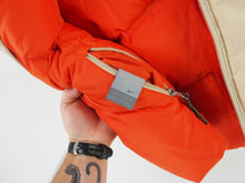 Load image into Gallery viewer, VINTAGE NIKE REVERSIBLE PUFFER VEST - WMNS S
