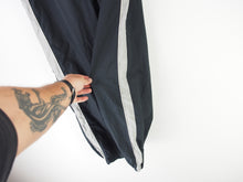 Load image into Gallery viewer, VINTAGE NIKE TRACKPANT - L