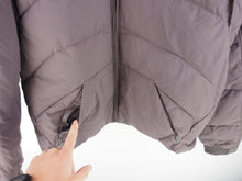 Load image into Gallery viewer, VINTAGE RARE OAKLEY SOFTWEAR PUFFER JACKET - L