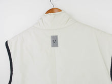 Load image into Gallery viewer, VINTAGE NIKE HEXAGON PATTERN PADDED VEST - XL
