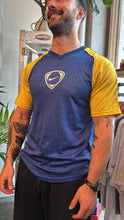 Load image into Gallery viewer, VINTAGE NIKE SOCCER JERSEY - L
