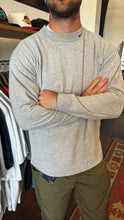 Load image into Gallery viewer, VINTAGE NIKE SWOOSH MOCKNECK - L

