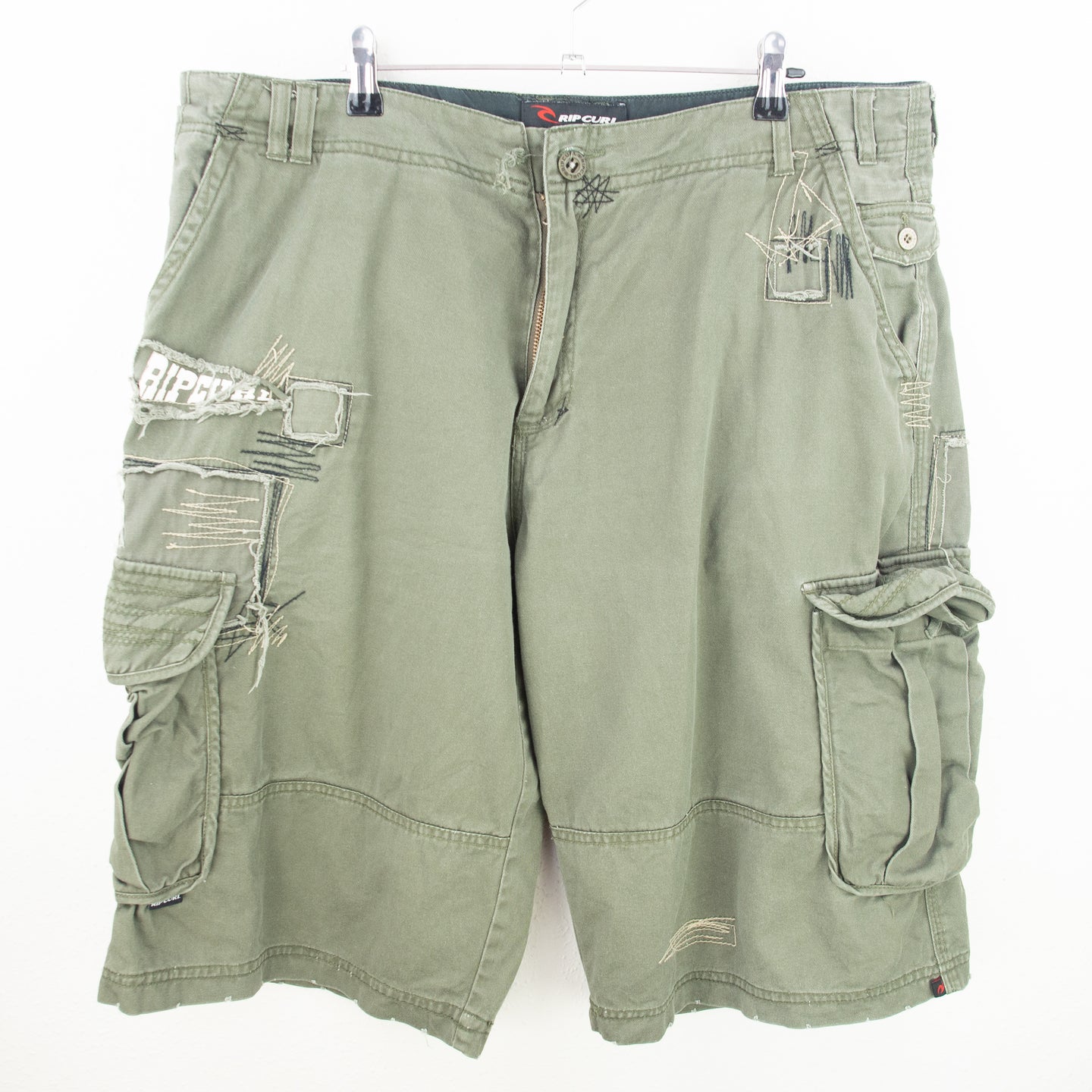 VINTAGE QUIKSILVER Y2K BAGGY CARGO SHORTS - 36'