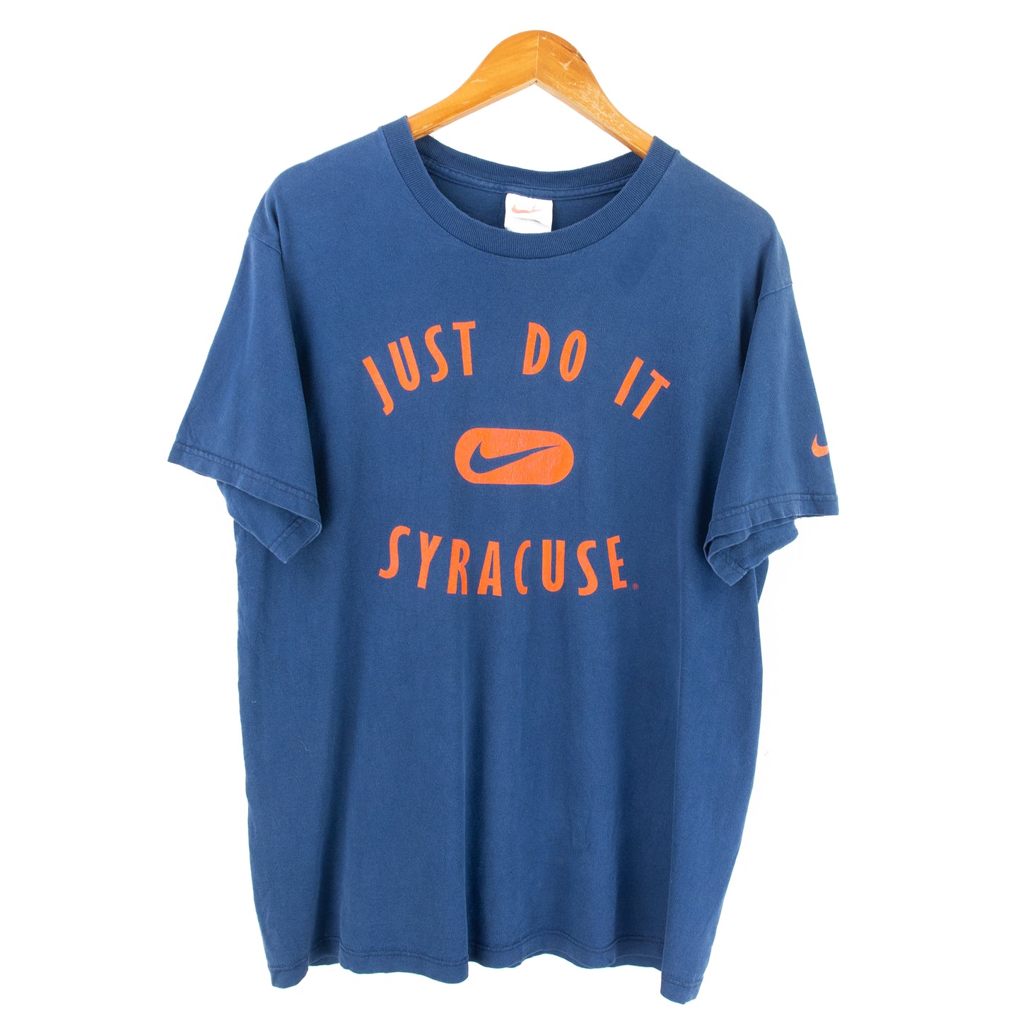VINTAGE NIKE SYRACUSE GRAPHIC T SHIRT - M