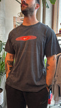 Load image into Gallery viewer, VINTAGE NIKE GRAPHIC T SHIRT - L
