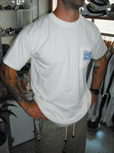 Load image into Gallery viewer, VINTAGE 19994 CAMEL POCKET T SHIRT - XL

