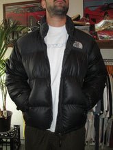 Load image into Gallery viewer, VINTAGE NORTH FACE 700 NUPTSE PUFFER JACKET - L
