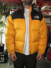 Load image into Gallery viewer, VINTAGE NORTH FACE 7000 NUPTSE PUFFER - L
