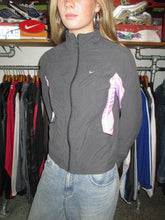 Load image into Gallery viewer, VINTAGE NIKE STRIPE DETAIL WINDBREAKER - S
