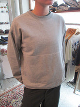 Load image into Gallery viewer, VINTAGE OAKLEY SOFTWEAR CREWNECK - S/M
