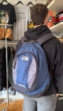 Load image into Gallery viewer, VINTAGE NORTH FACE VAULT BACK PACK
