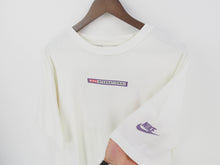 Load image into Gallery viewer, VINTAGE NIKE INTERNATIONAL GRAPHIC T SHIRT - L
