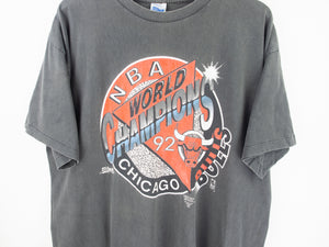 VINTAGE 1992 BULLS CHAMPIONSHIP T SHIRT - XL