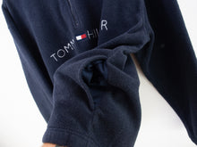 Load image into Gallery viewer, VINTAGE TOMMY BIG SPELL FLAG FLEECE 1/4 - L
