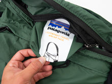 Load image into Gallery viewer, PATAGONIA LIGHTWEIGHT MINI TRAVEL BAG - SMALL/MEDIUM
