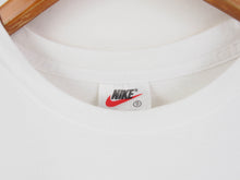 Load image into Gallery viewer, VINTAGE NIKE GRAPHIC T SHIRT - S
