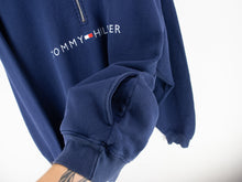 Load image into Gallery viewer, VINTAGE TOMMY HILFIGER EMBROIDERED 1/4 - L
