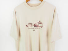 Load image into Gallery viewer, VINTAGE 2000 LAND ROVER GRAPHIC T SHIRT - L

