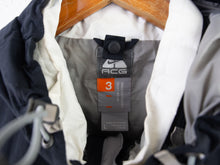 Load image into Gallery viewer, VINTAGE NIKE ACG GORETEX JACKET - XL

