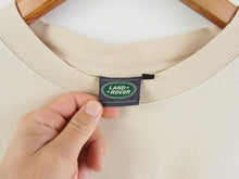 Load image into Gallery viewer, VINTAGE 2000 LAND ROVER GRAPHIC T SHIRT - L
