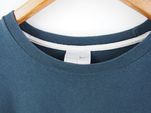Load image into Gallery viewer, VINTAGE NIKE GRAPHIC T SHIRT - L
