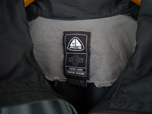 Load image into Gallery viewer, VINTAGE NIKE ACG 2 IN 1 JACKET/ VEST - XL
