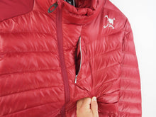 Load image into Gallery viewer, VINTAGE OAKLEY ASYMMETRICAL ZIP LIGHT PUFFER - L/XL
