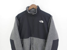 Load image into Gallery viewer, VINTAGE NORTH FACE DENALI FLEECE JACKET - M
