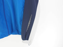 Load image into Gallery viewer, VINTAGE UMBRO DETAILED WINDBREAKER - M/L
