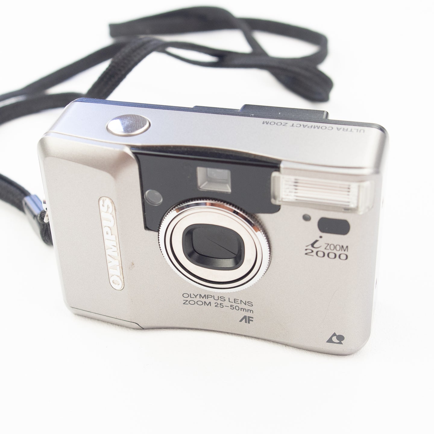 VINTAGE OLYMPUS i ZOOM 2000 FILM CAMERA