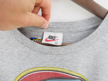 Load image into Gallery viewer, VINTAGE NIKE GRAPHIC T SHIRT - S
