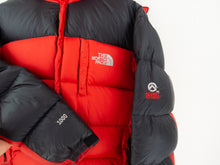 Load image into Gallery viewer, VINTAGE NORTH FACE SUMMIT SERIES 1000 PUFFER JACKET - M
