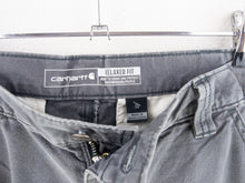Load image into Gallery viewer, VINTAGE CARHARTT CARGO SHORTS - 36&#39;
