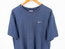 Load image into Gallery viewer, VINTAGE NIKE ESSENTIAL SWOOSH T SHIRT - L
