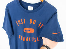 Load image into Gallery viewer, VINTAGE NIKE SYRACUSE GRAPHIC T SHIRT - M
