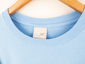 VINTAGE NIKE VERTICAL GRAPHIC T SHIRT - L