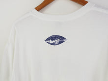 Load image into Gallery viewer, VINTAGE NIKE GRAPHIC T SHIRT - XL
