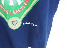 Load image into Gallery viewer, VINTAGE 1995 YANKEES GRAPHIC T SHIRT - XL
