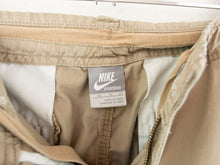Load image into Gallery viewer, VINTAGE NIKE LONG CARGO SHORTS - 36&#39;
