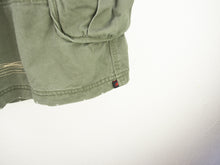 Load image into Gallery viewer, VINTAGE QUIKSILVER Y2K BAGGY CARGO SHORTS - 36&#39;
